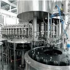 Machine de remplissage d'eaux minérales et boissons gazeuses