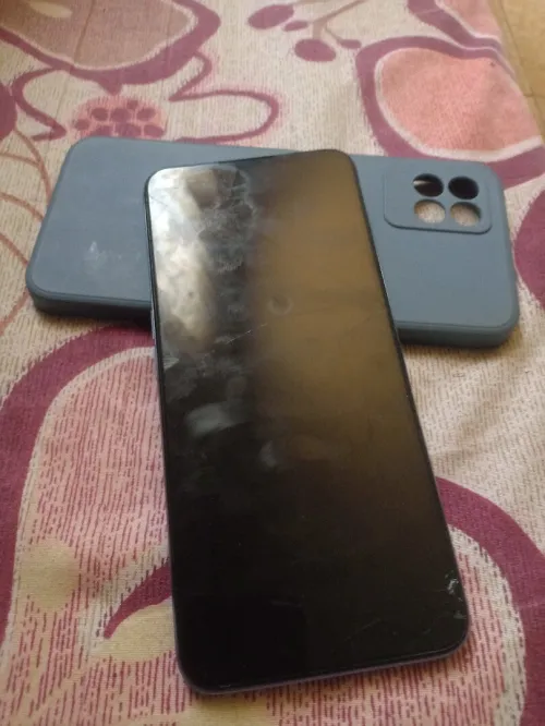 Realmi 8i