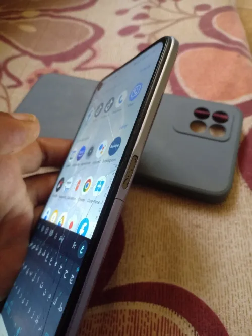 Realmi 8i
