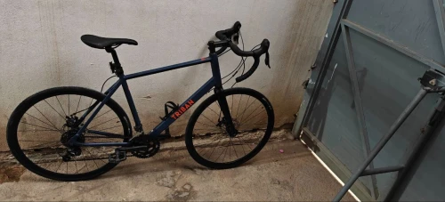 vélo de route triban rc 120 très bonne état taille XL
