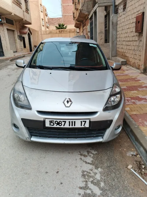 Renault Clio 3 2011 Night and Day