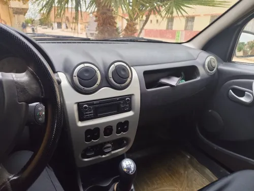 Dacia Logan 2012 