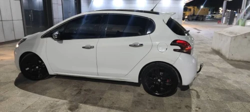 Peugeot 208 2014 208