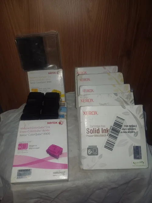 bâtons d'encre solide Xerox authentiques, spécifiquement le modèle 108R00746