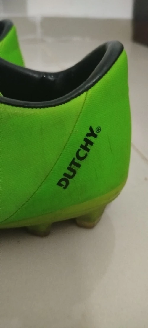 Soulier à crampons 44 original promo