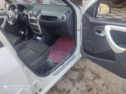 Dacia Logan 2013 Latot