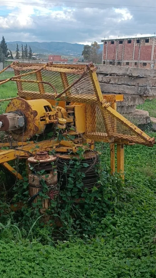 vente de grue a tours de MARQUE COMONZA ESPAGNOLE