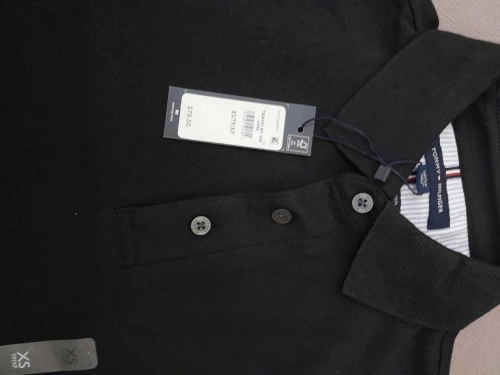 Vente de vetements neufs venus du canada