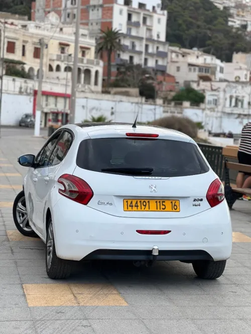 Peugeot 208 2015 Allure