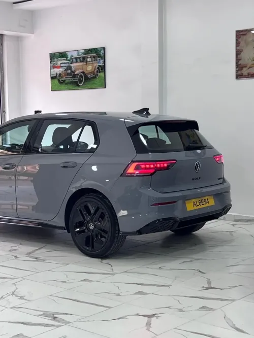 Volkswagen Golf 8 2025 R