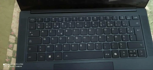 Slm khouya 3andi pc Lenovo Yoga slim 7 snapdragon x elite jdid