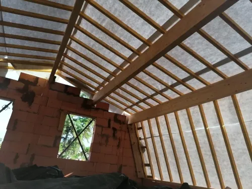 Construction maison bois .Charpente bois et couverture toiture 