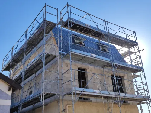 Construction maison bois .Charpente bois et couverture toiture 