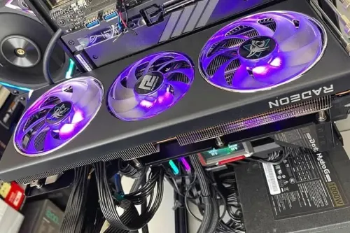 Radeon HD 6700xt 12gb presque neuf utiliser 3mois