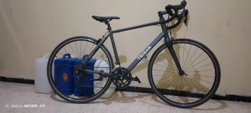 Deux vélos course triban RC 120