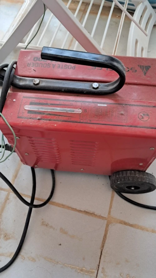 Un poste à soudé