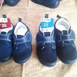 Chaussure bébé décathlon original pointure 20   disponibles
