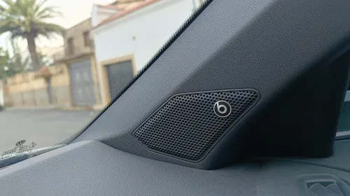 Volkswagen T-Roc 2025 R-Line + SONO ( BEATS )