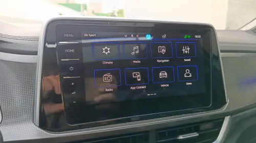Volkswagen T-Roc 2025 R-Line + SONO ( BEATS )