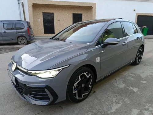 Volkswagen Golf 8 2025 R-Line