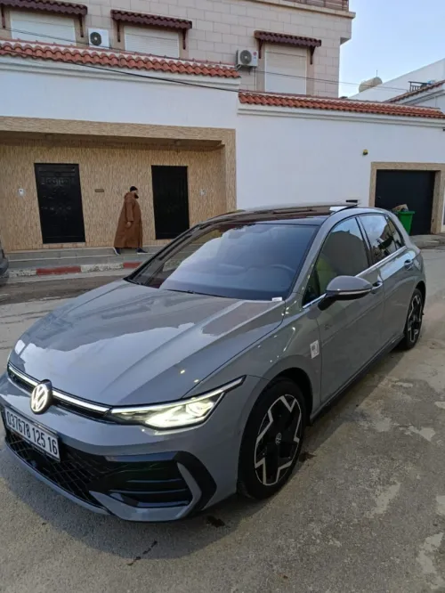 Volkswagen Golf 8 2025 R-Line