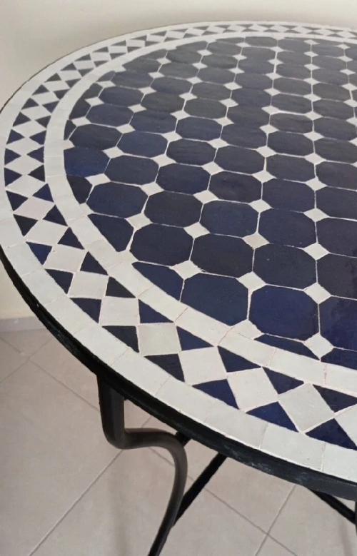Tables en mosaïque traditionnelle