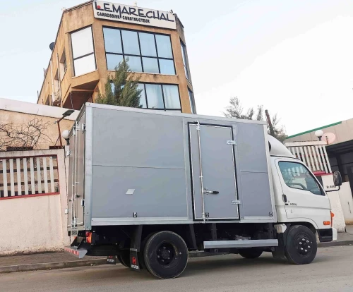 Fabrication de Conteneurs sur TIRSAM, JAC, HOWO, SHACMAN, HYUNDAI, KIA..