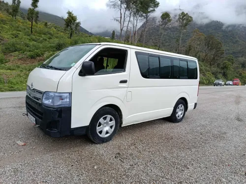 Toyota Hiace 2012