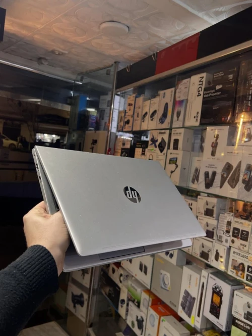 HP ProBook 450 G8 Intel Core i7-1165G7 2.80 GHz RAM : 16 Go 512 Go SSD
