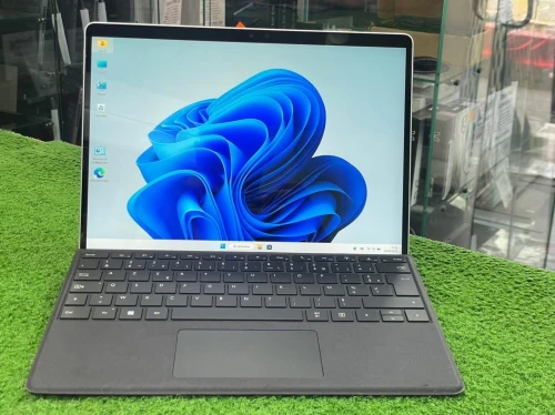 Microsoft surface pro 8 