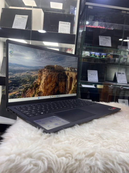 Dell Inspiron  32 G 1000 ssd