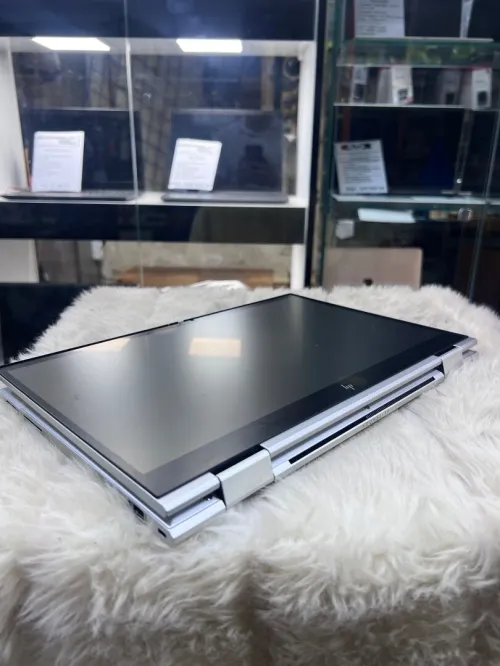 Hp elite book 830 G7  convertible 