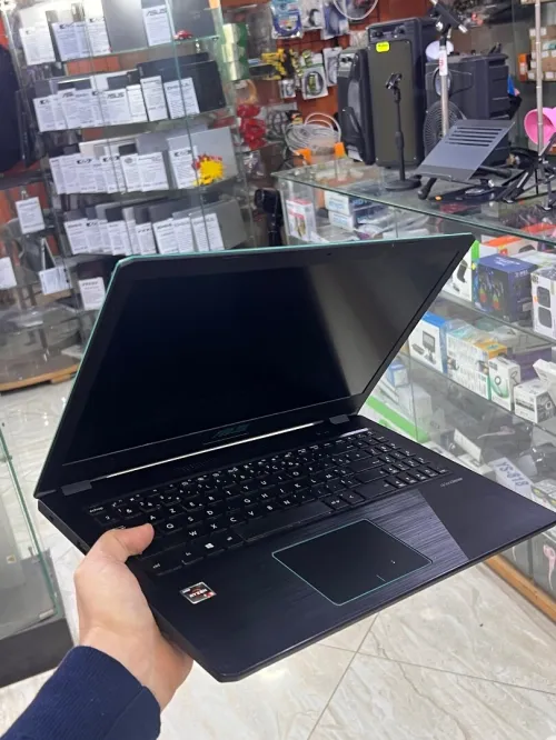 Asus R570z gamer