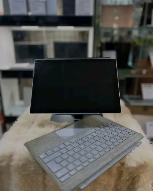 Microsoft surface Pro 6 i5 8 eme gen 8/256 etat 10/10