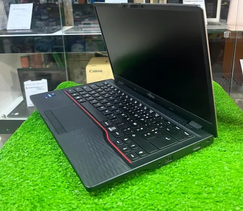 Fujitsu lifebook i5 12 Gen 16 Gb ram 512 Gb ssd intel iris xe ecran 14 Pouce FHD etat 10/10