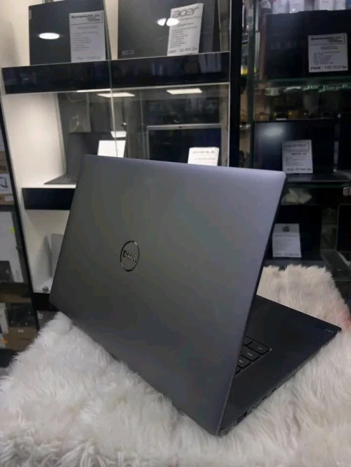 Dell precision 5690 Ultra 7 32 gb 1 tb nvme rtx a2000