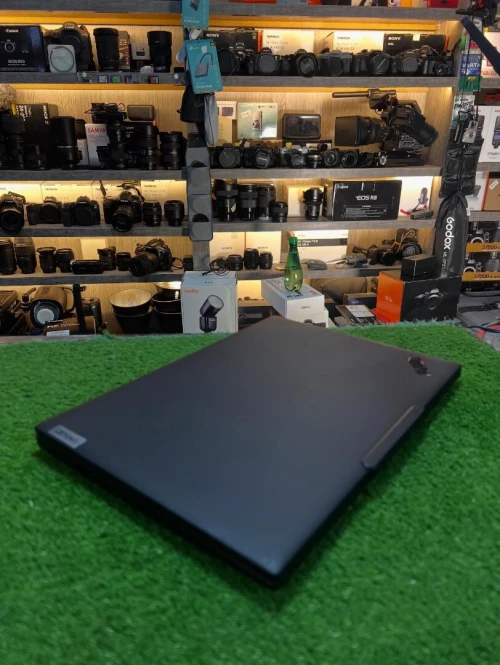 Lenovo ThinkPad T14s Gen 5 Ultra 7 165U RAM : 32 GO ssd : 512 Go SSD