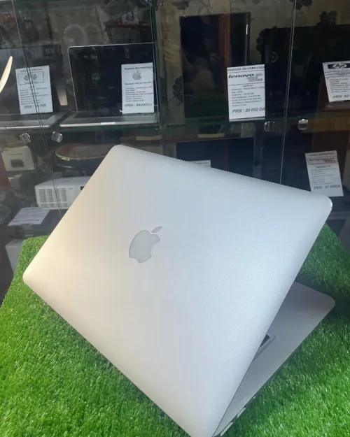 Mac book air  2017  neuf  cycle 25 fois 