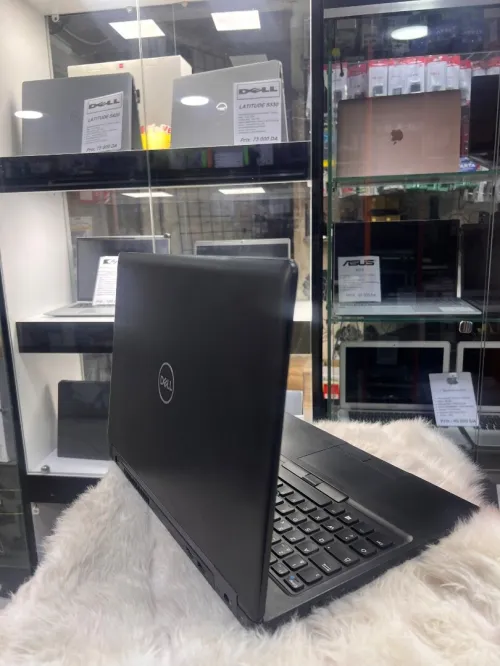 Dell 5590