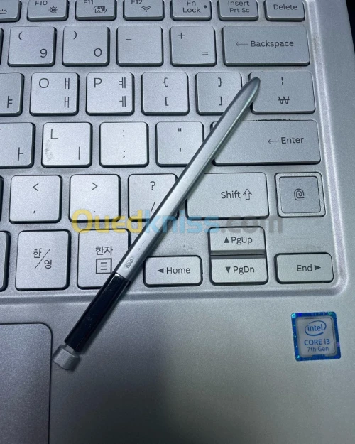 Samsung laptop 13 pouce i3 7 Gen 8 Gb ram 256 Gb ssd ecran tactil x360 stylet disponible etat 10/10