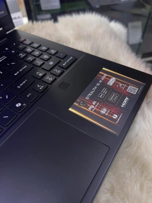 MSI Stealth 16 AI A2HW Ultra 9 258H 32 Gb ddr5 1 Tb nvme RTX 5070 15.6 Oled 3K 240Hz comme neuf