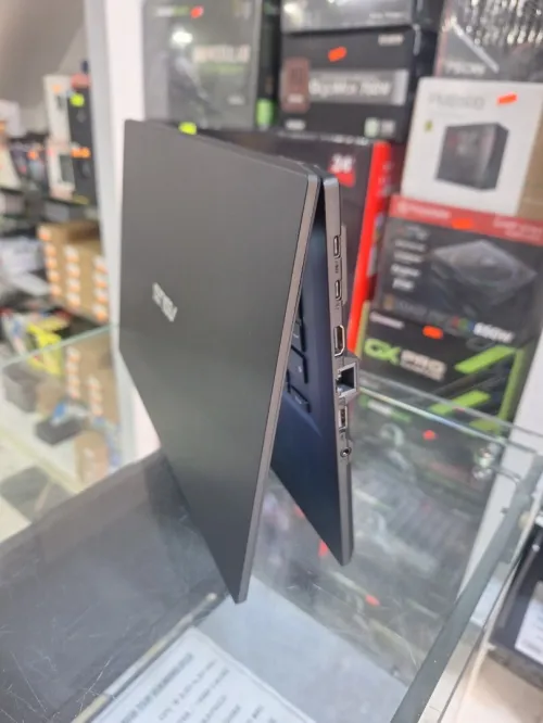 ASUS EXPERTBOOK B1402C / I5-1235U / 8GB / 256GB SSD / FHD