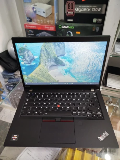 lLENOVO THINKPAD X395 RYZEN 5 PRO 3500 8GB/256GB/AMD VEGA 8