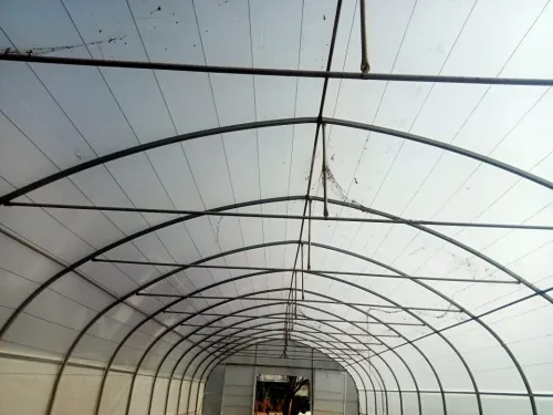 بيوت بلاستيكية بدون لحام SERRE TUNNEL A PIED DROIT BOULONNEE SANS SOUDURE