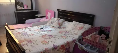 Chambre a coucher état presque neuf 