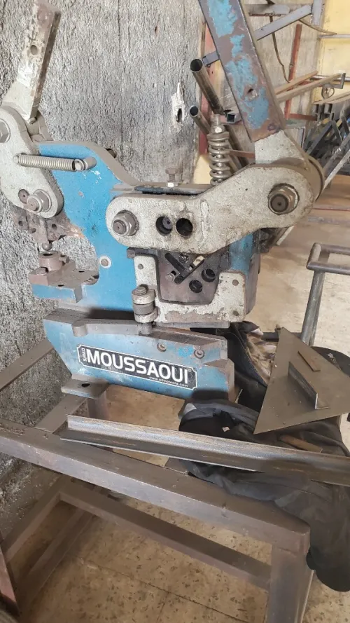Atelier de soudure ورشة اللحام