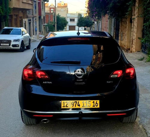 Opel Astra 2015 COSMO
