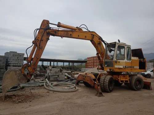 Liebherr 912 1985
