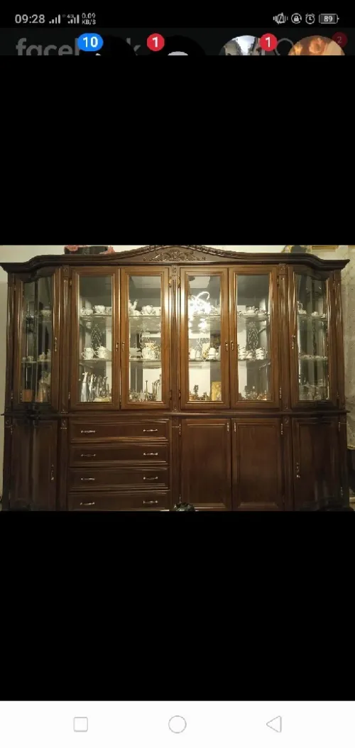 A vendre une très belle bibliothèque presque neuve