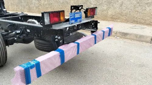 Isuzu NPR 2025